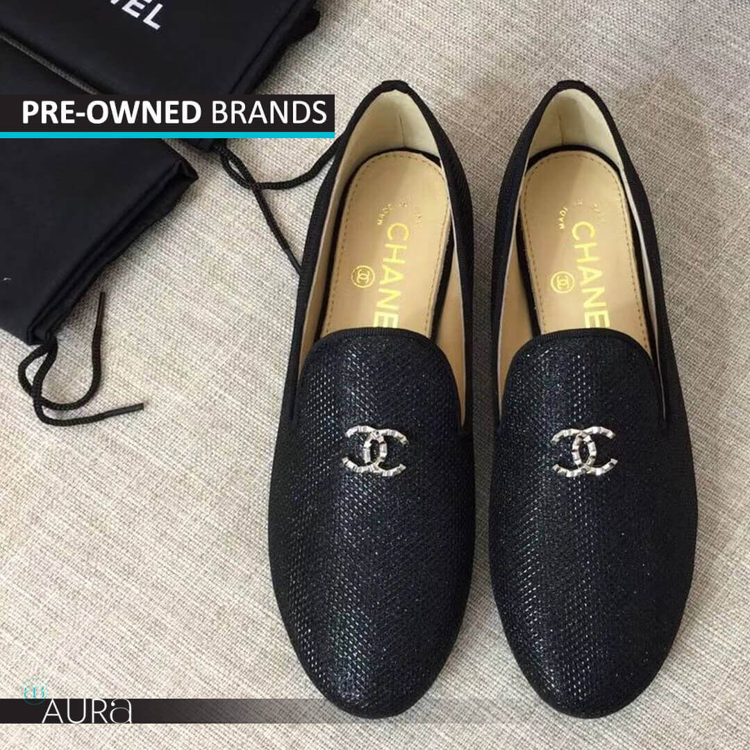 Pre-owned Chanel Shoes - Timeless Chic